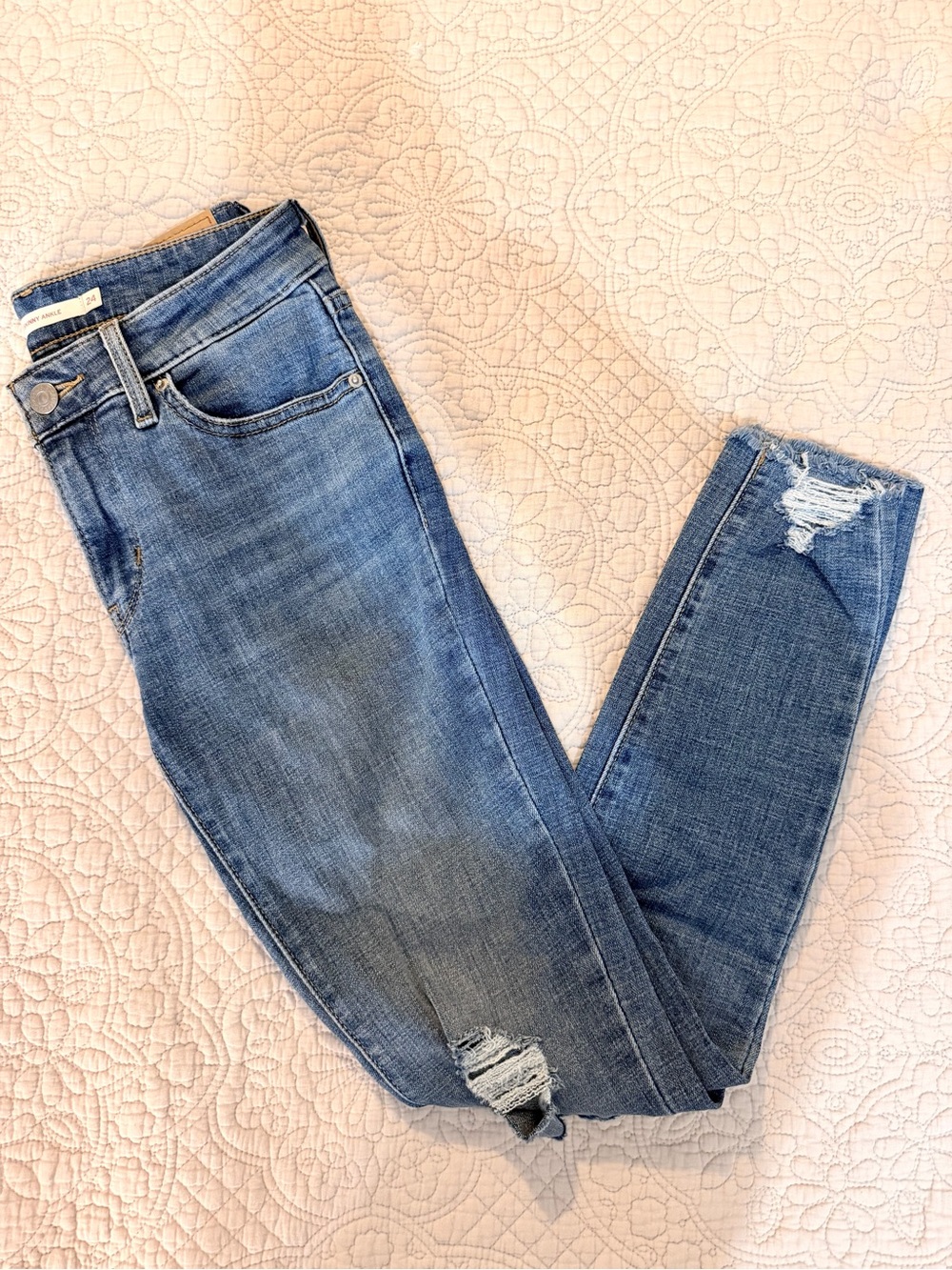 Levi's 711 Skinny Ankle Jeans